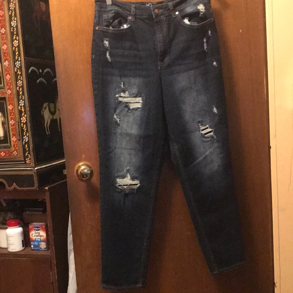 Jeans - Picture 1 of 5